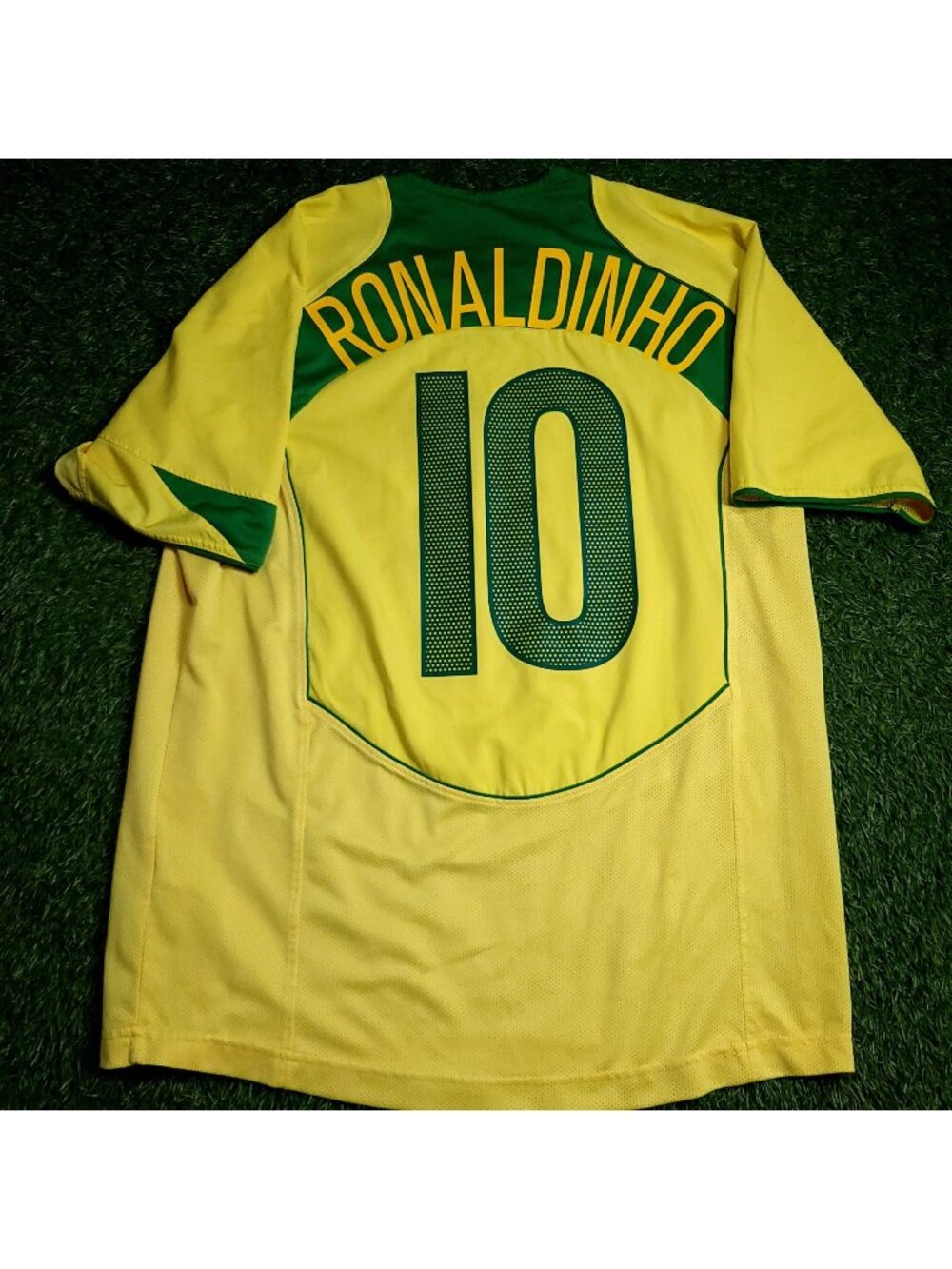 Ronaldinho Brazil 2004 Soccer Jersey M